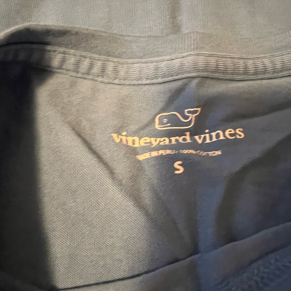 Vineyard Vines Gradient Vintage Whale Short-Sleeve Pocket Tee - Picture 3 of 3